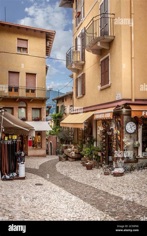 lake garda shopping centers